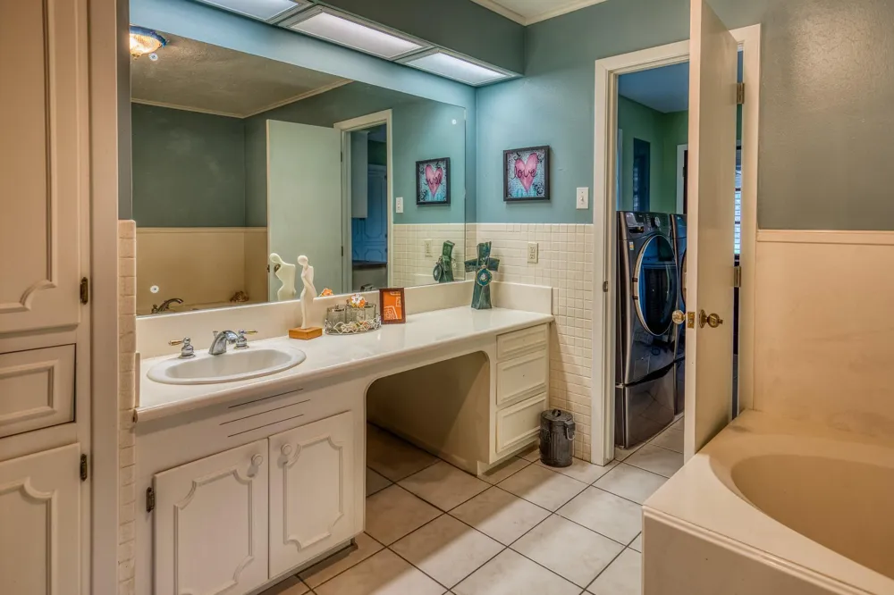 528 E Us Highway 290 Highway Carmine, TX 78932