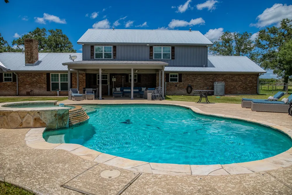 528 E Us Highway 290 Highway Carmine, TX 78932