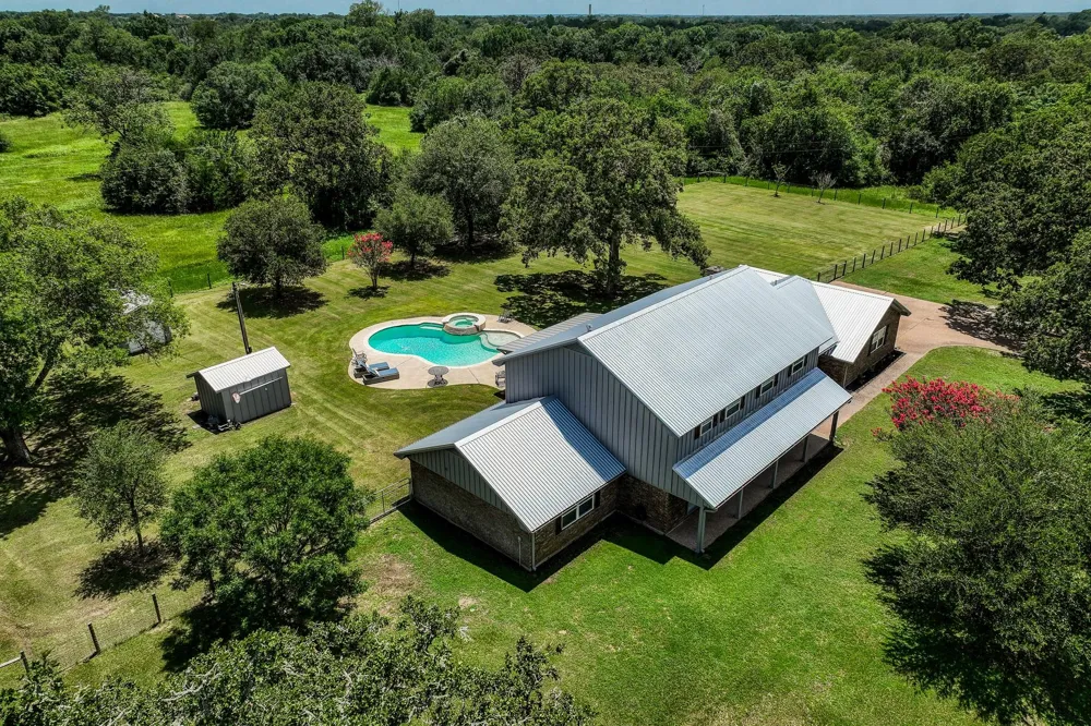 528 E Us Highway 290 Highway Carmine, TX 78932