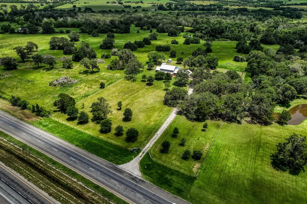 528 E Us Highway 290 Highway Carmine, TX 78932