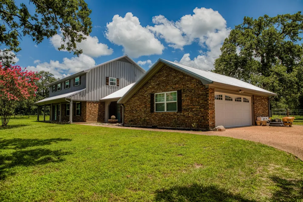 528 E Us Highway 290 Highway Carmine, TX 78932