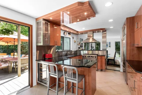 6 Strathmore Court