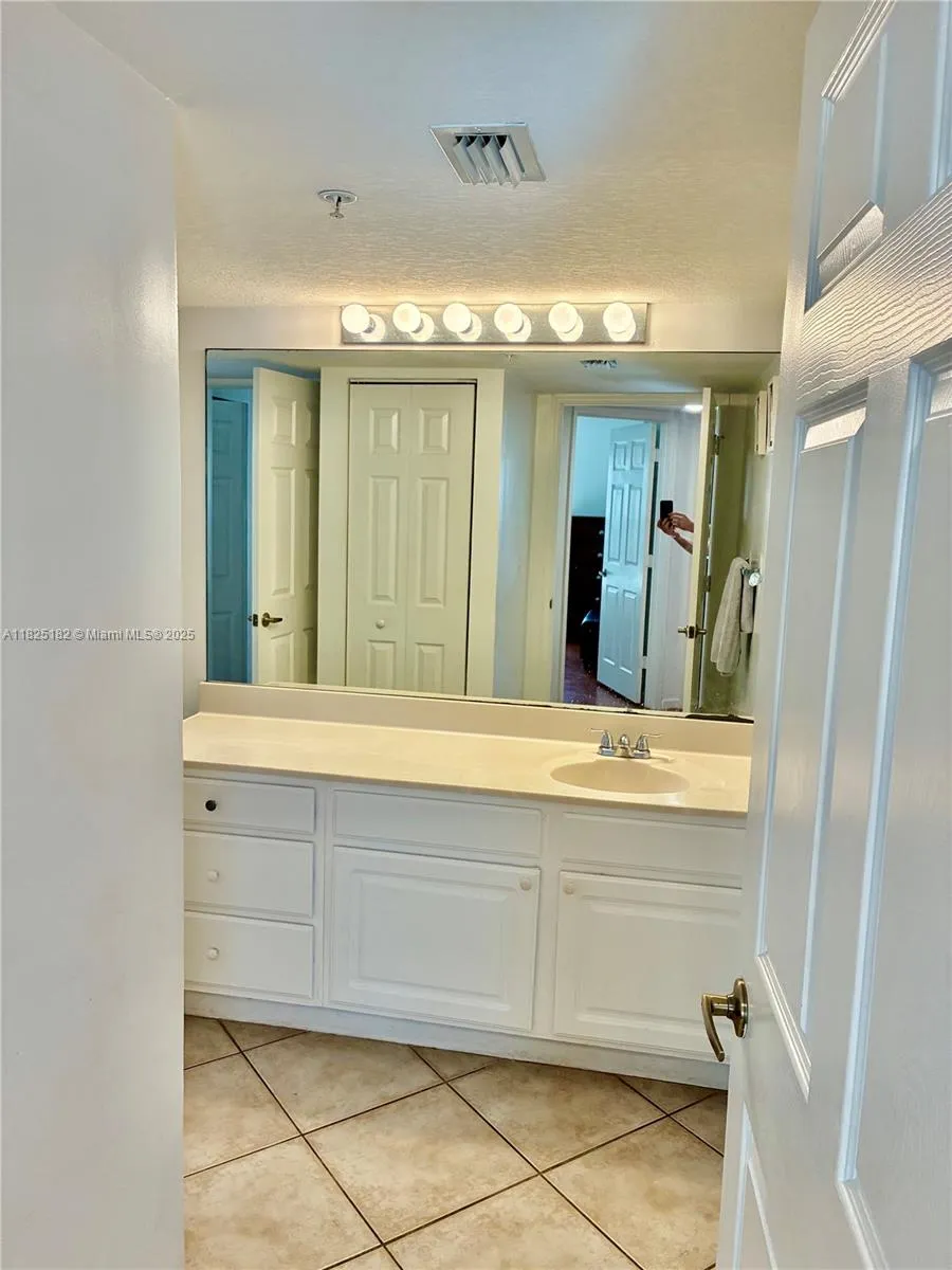 4149 RESIDENCE DR. #801 Fort Myers, FL 33901