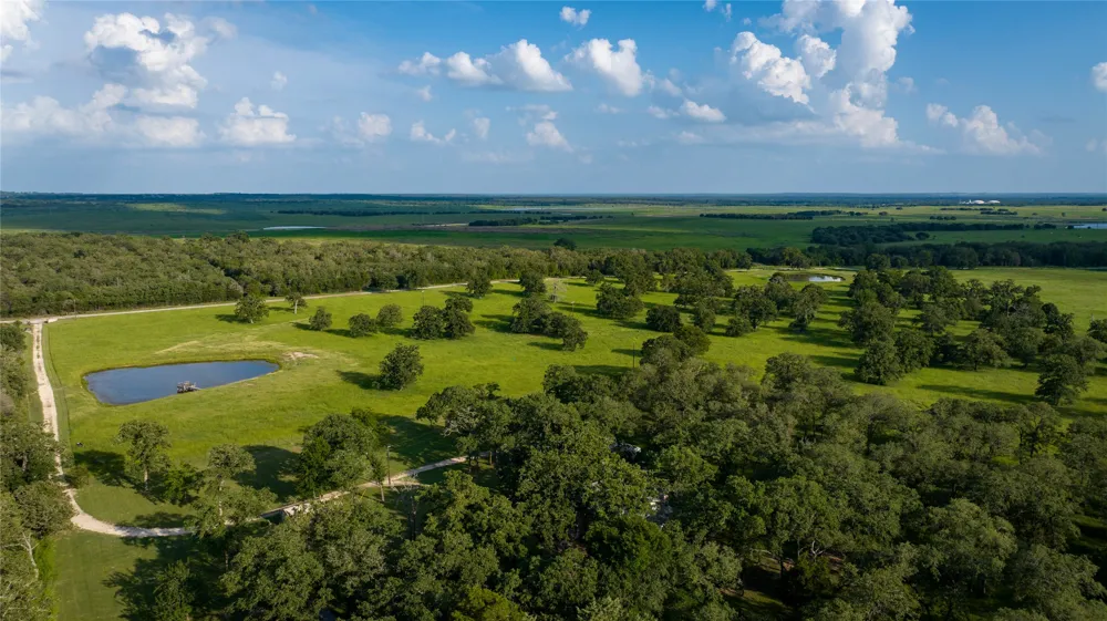 8058 Milam County Road 455 Thorndale, TX 78947