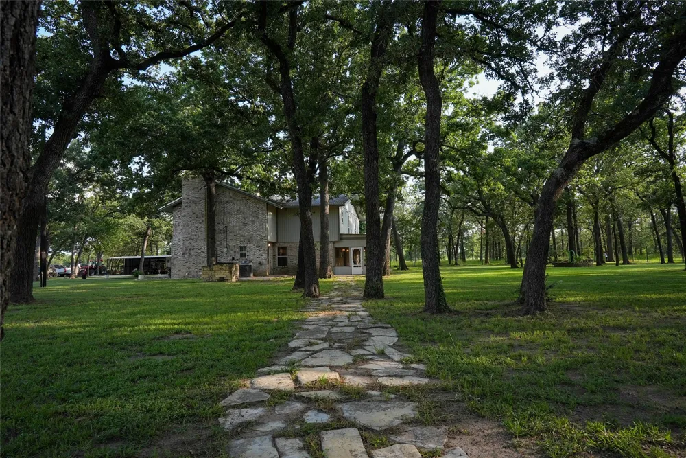 8058 Milam County Road 455 Thorndale, TX 78947