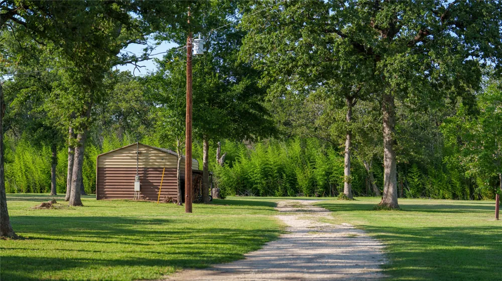 8058 Milam County Road 455 Thorndale, TX 78947