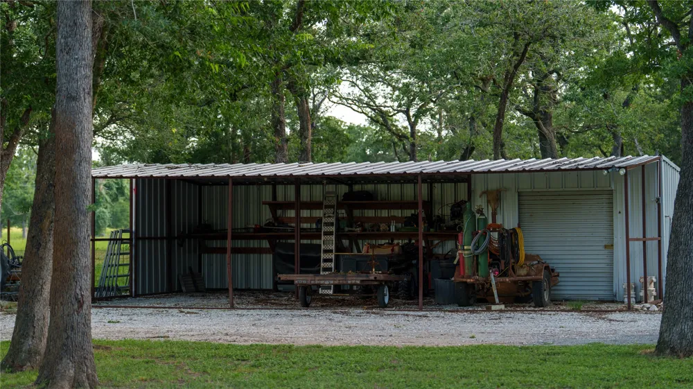 8058 Milam County Road 455 Thorndale, TX 78947