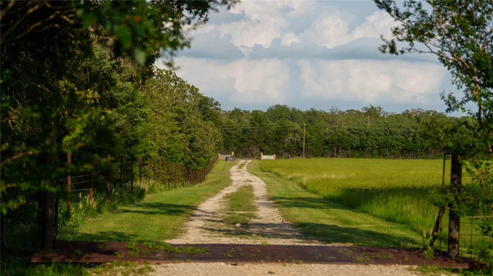 8058 Milam County Road 455 Thorndale, TX 78947