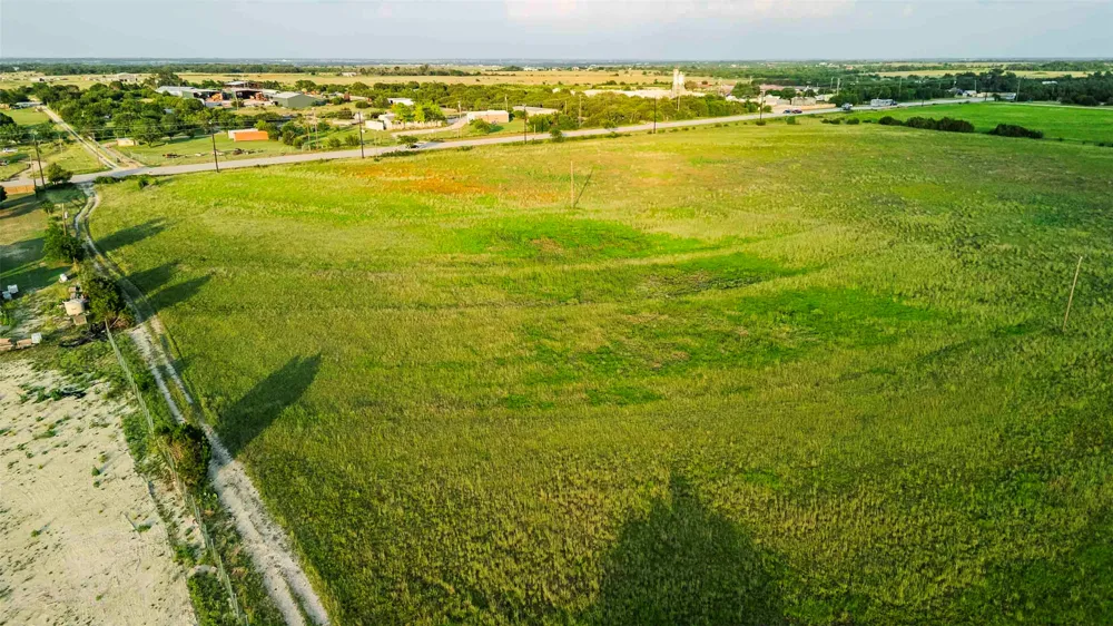 12175 US Hwy 183 Florence, TX 76527