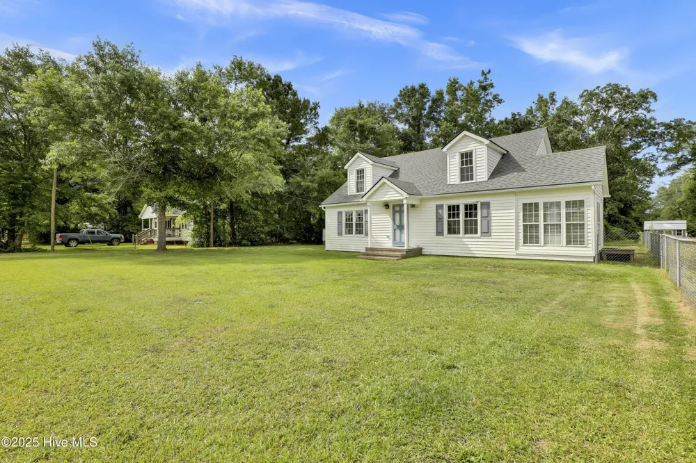 2971 Penderlea Highway Burgaw, NC 28425