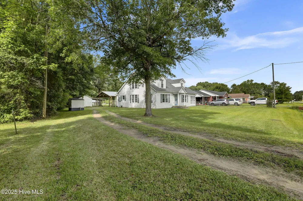2971 Penderlea Highway Burgaw, NC 28425