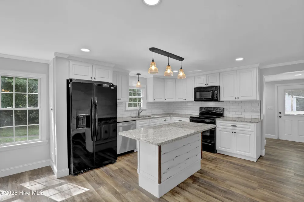 2971 Penderlea Highway Burgaw, NC 28425