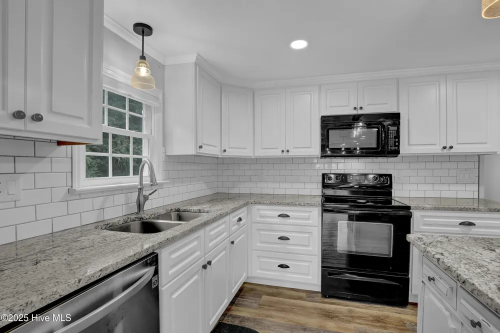 2971 Penderlea Highway Burgaw, NC 28425
