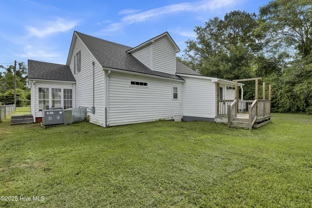 2971 Penderlea Highway Burgaw, NC 28425