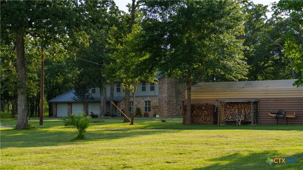 8058 Milam County Road 455 Lexington, TX 78947