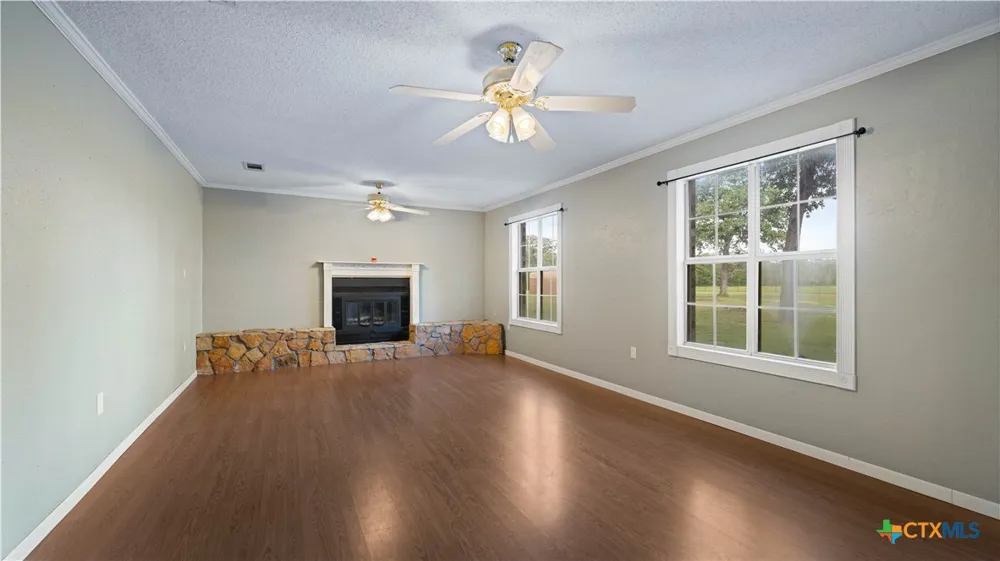 8058 Milam County Road 455 Lexington, TX 78947