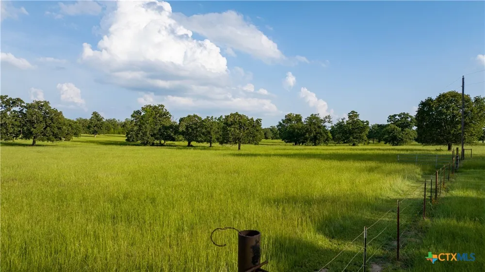 8058 Milam County Road 455 Lexington, TX 78947
