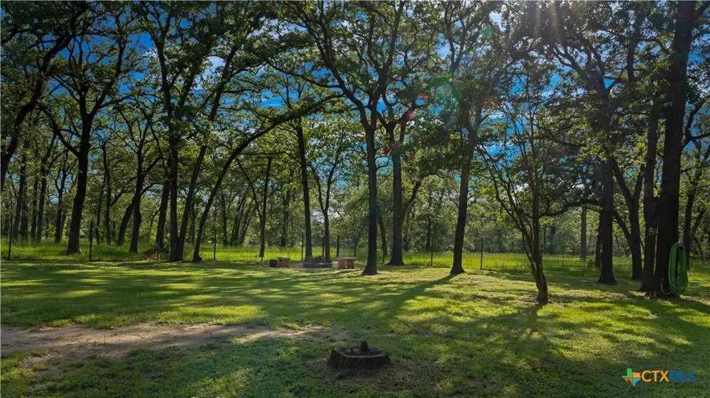 8058 Milam County Road 455 Lexington, TX 78947