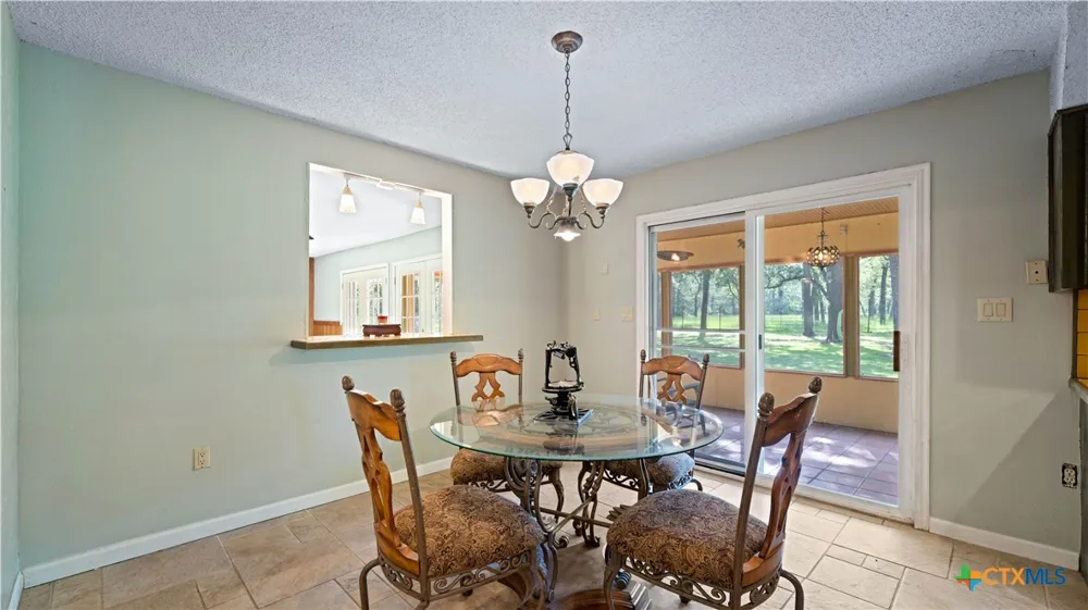 8058 Milam County Road 455 Lexington, TX 78947