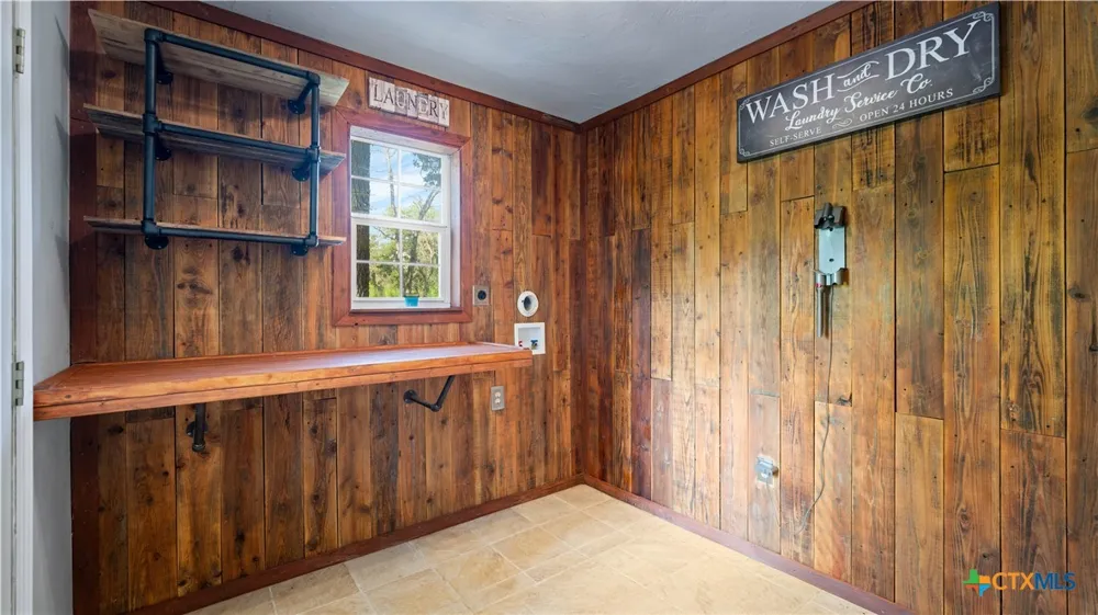 8058 Milam County Road 455 Lexington, TX 78947