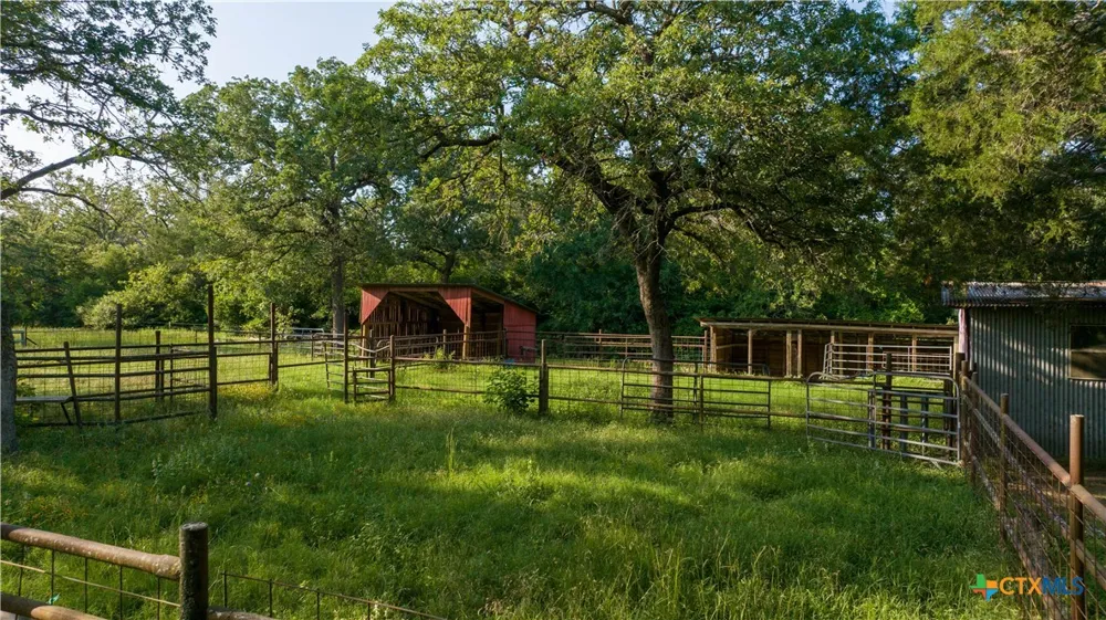 8058 Milam County Road 455 Lexington, TX 78947