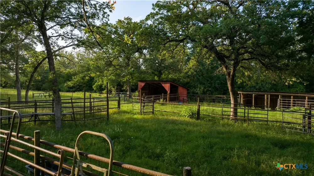8058 Milam County Road 455 Lexington, TX 78947