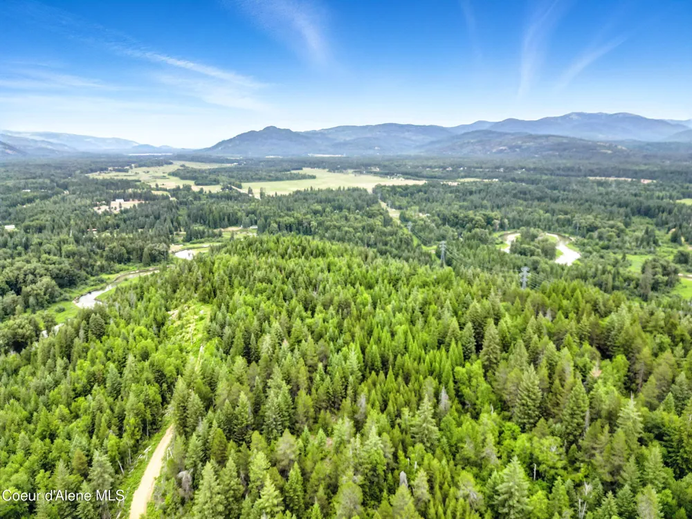 2489 Center Valley Road Sandpoint, ID 83864