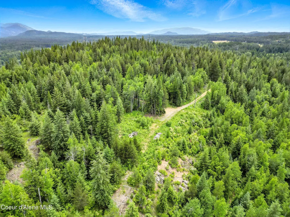 2489 Center Valley Road Sandpoint, ID 83864