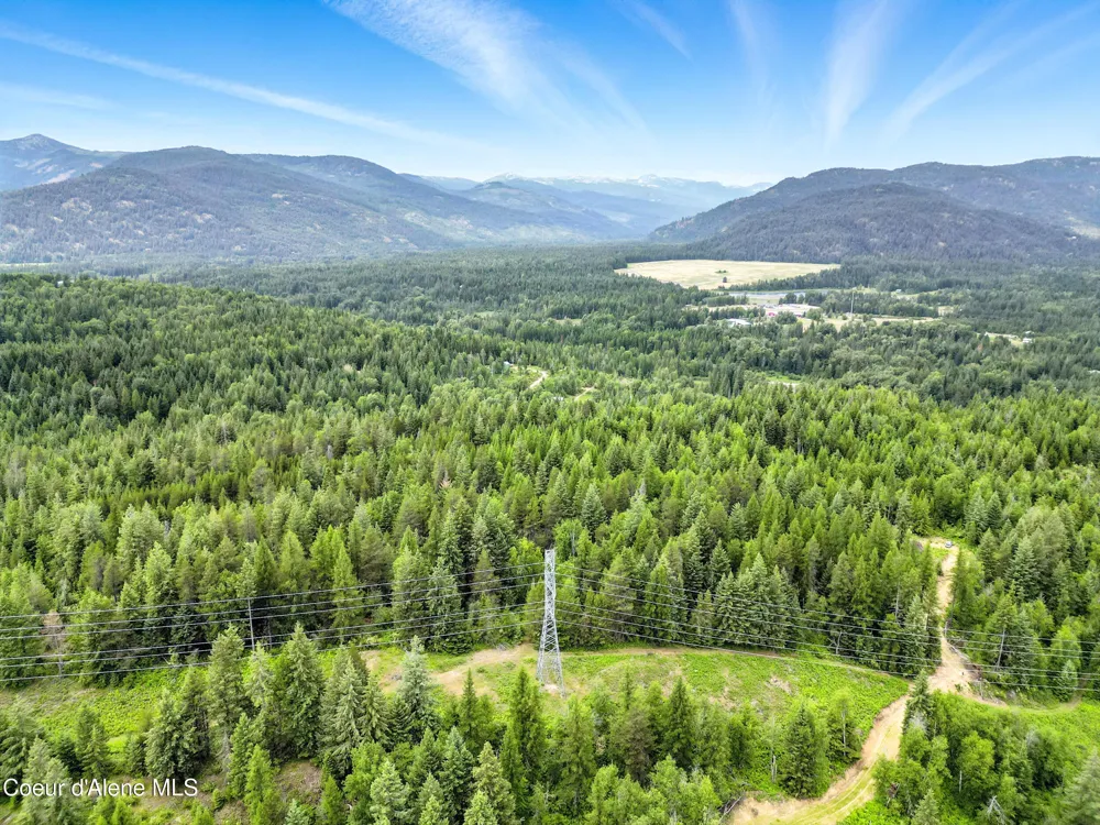2489 Center Valley Road Sandpoint, ID 83864