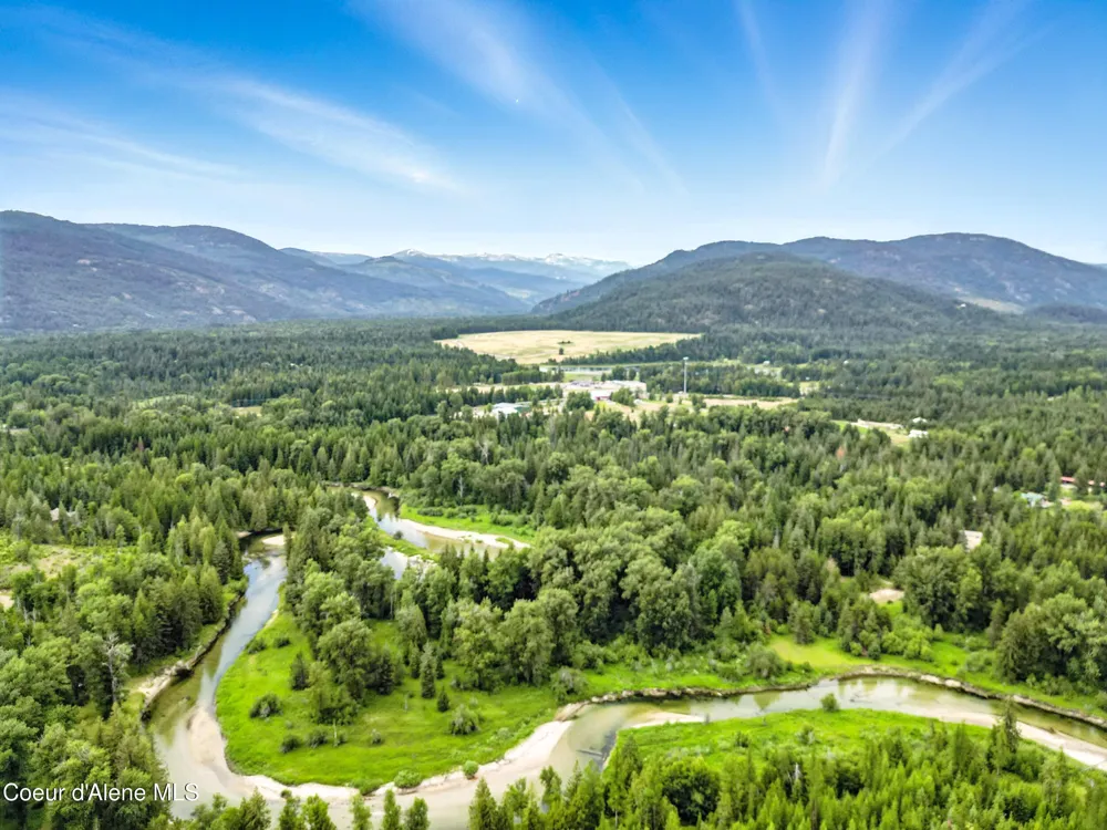 2489 Center Valley Road Sandpoint, ID 83864