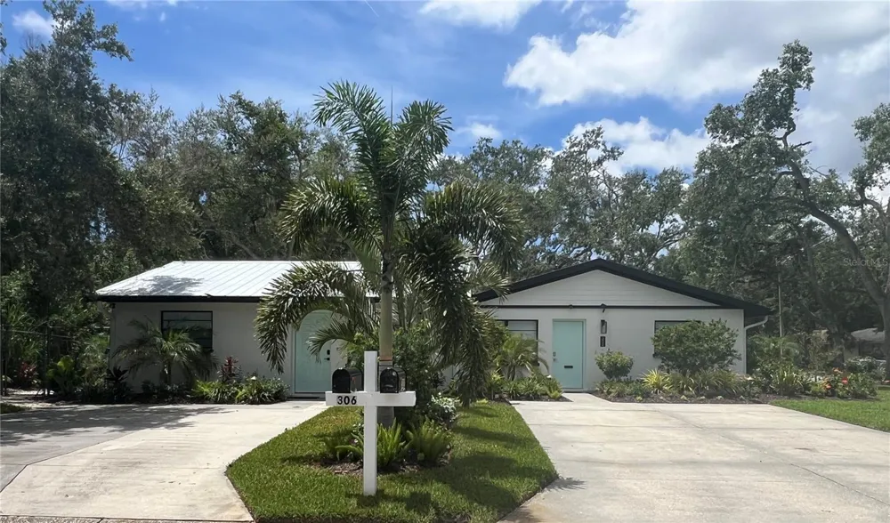 302 19TH ST. EAST Bradenton, FL 34208