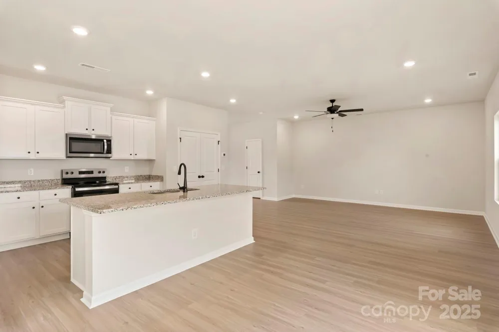 1041 Russell Drive Winston Salem, NC 27127