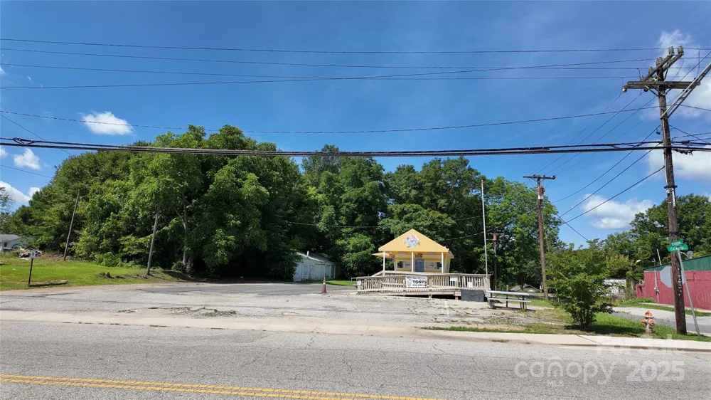 200 Dearborn Street Great Falls, SC 29055