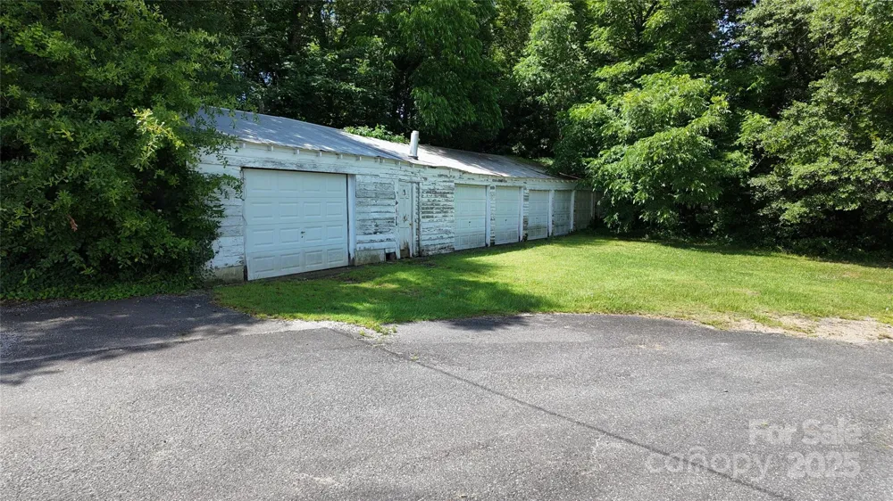 200 Dearborn Street Great Falls, SC 29055