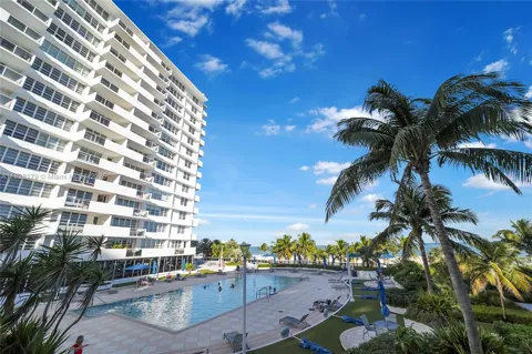 100 Lincoln Rd #315