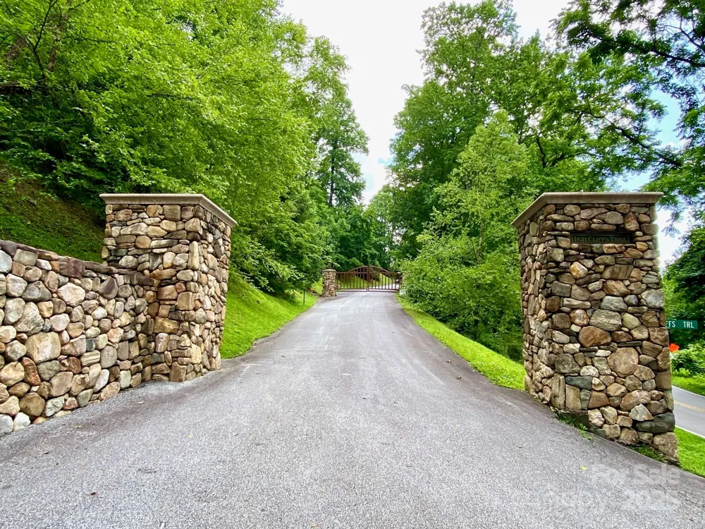 129 High Cliffs Trail Black Mountain, NC 28711