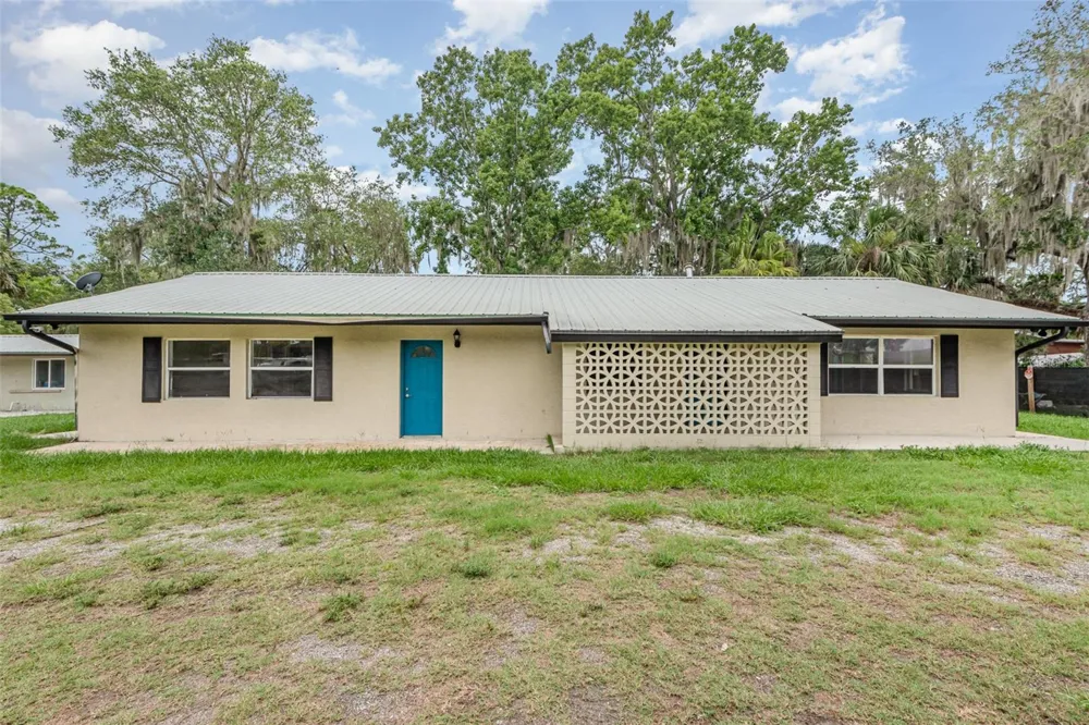 4085 CYPRESS BEND Geneva, FL 32732