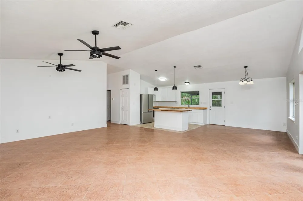 4085 CYPRESS BEND Geneva, FL 32732