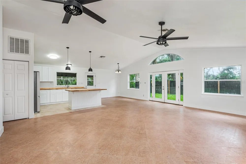 4085 CYPRESS BEND Geneva, FL 32732
