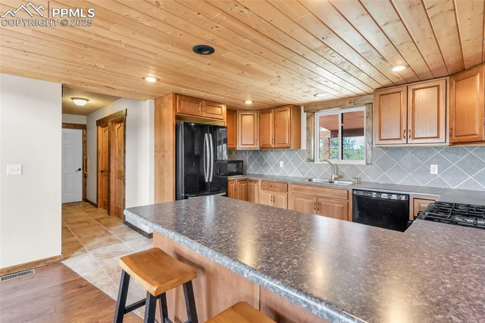 2100 County Road 310 Westcliffe, CO 81252