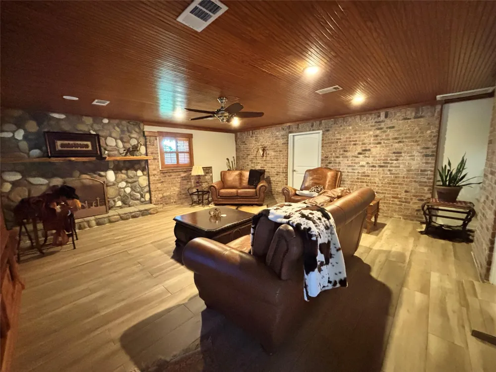 40062 Highway 105 Batson, TX 77519