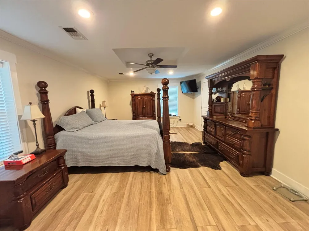 40062 Highway 105 Batson, TX 77519