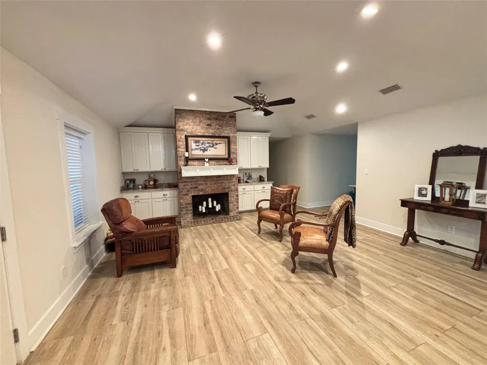 40062 Highway 105 Batson, TX 77519