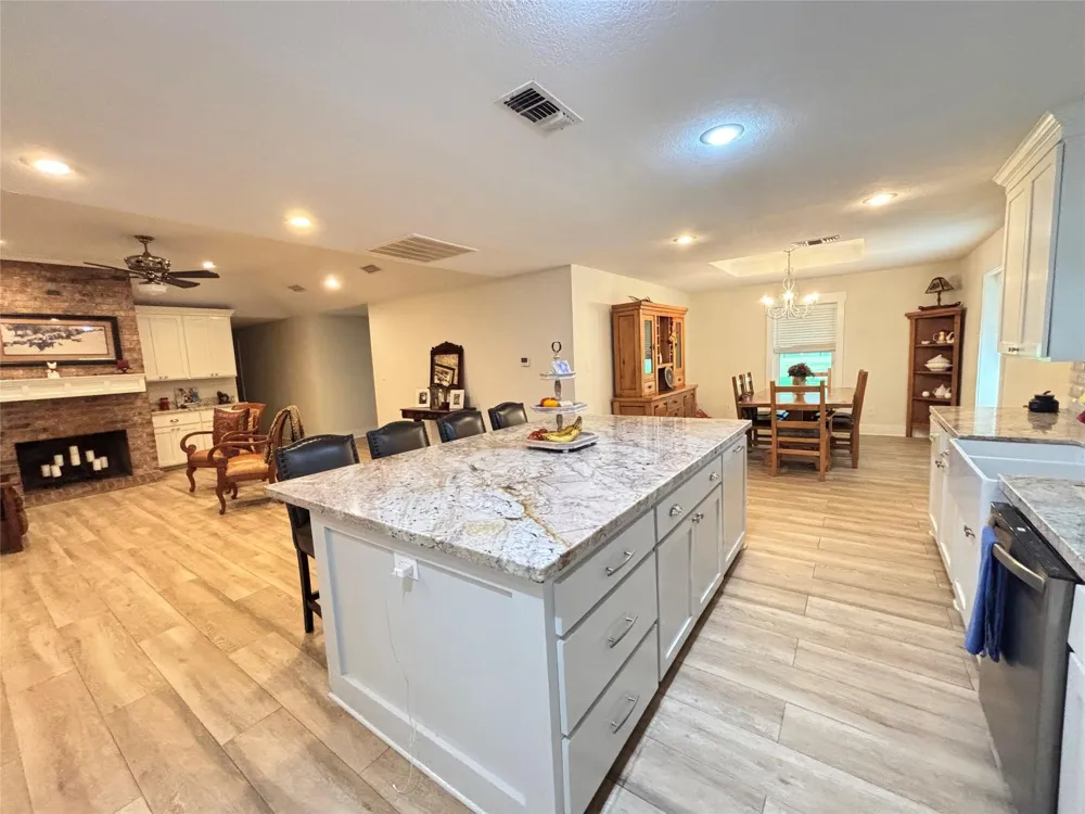 40062 Highway 105 Batson, TX 77519