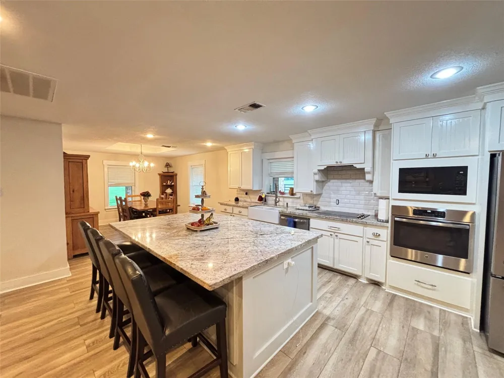 40062 Highway 105 Batson, TX 77519