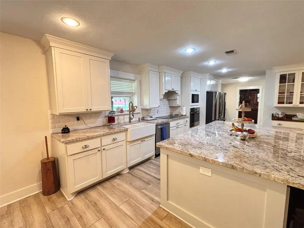 40062 Highway 105 Batson, TX 77519