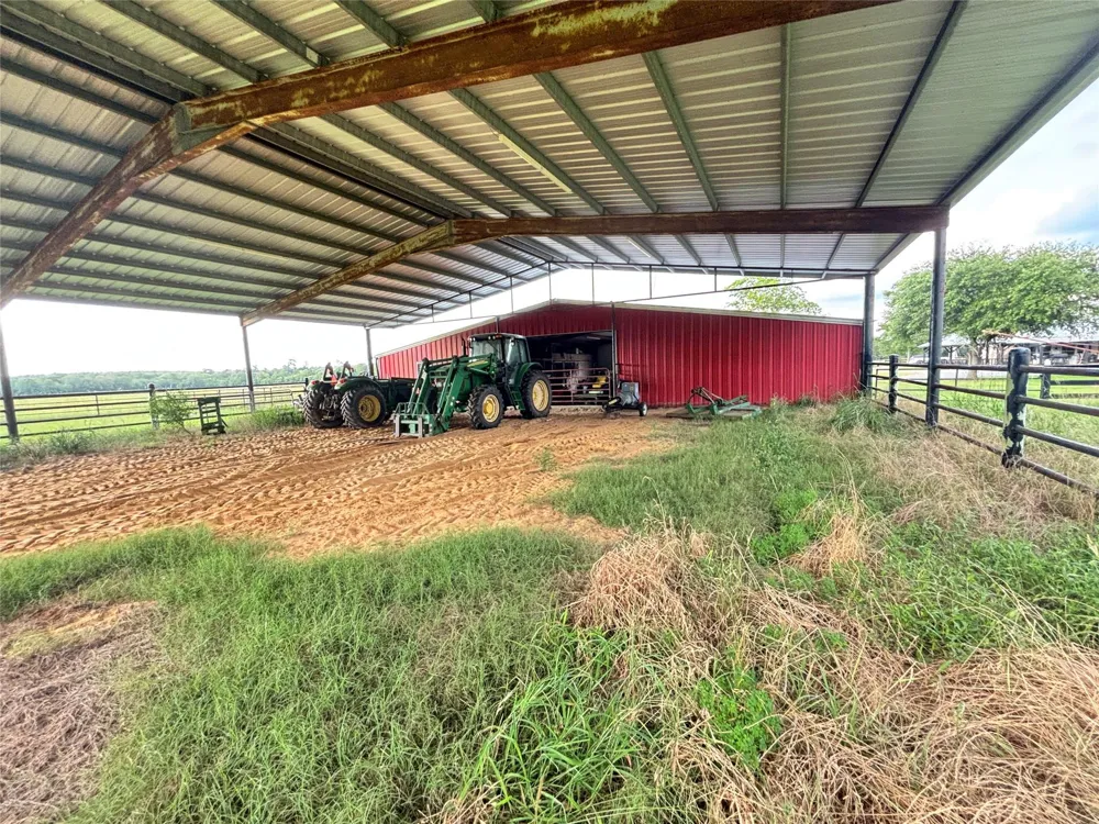 40062 Highway 105 Batson, TX 77519