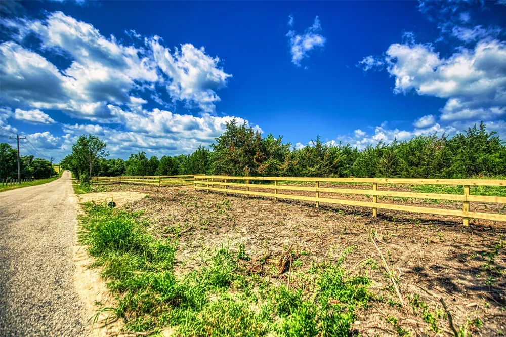 8 Wonder Hill Road Chappell Hill, TX 77426