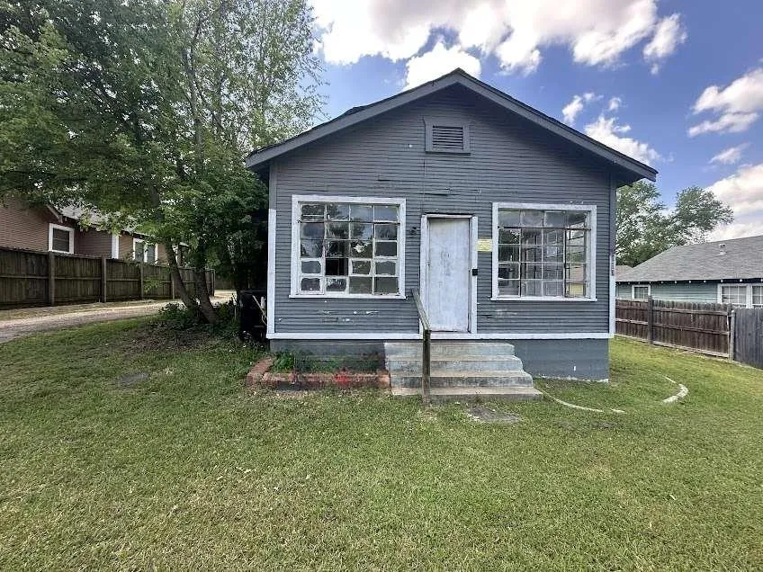 107 Electra Street Longview, TX 75602