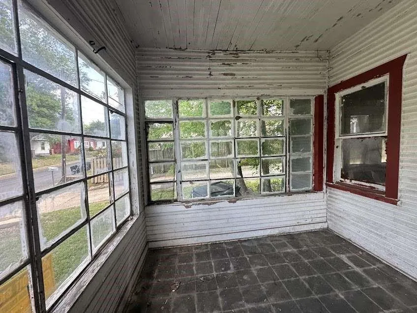 107 Electra Street Longview, TX 75602